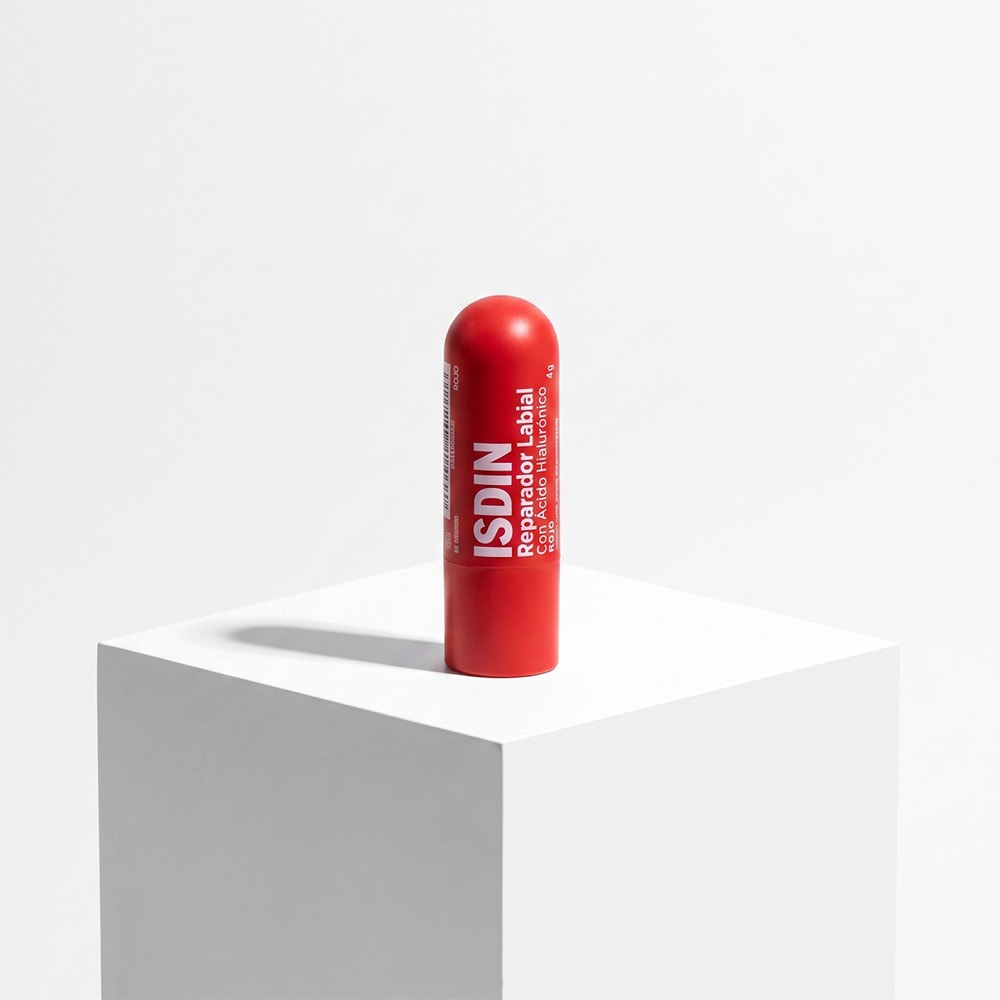 Reparador labial con ácido hialurónico · Rojo